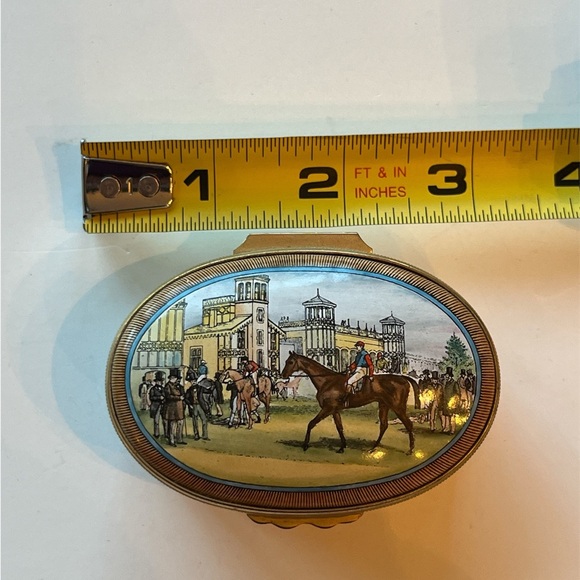 Halcyon Days Enamel Box-Le Paddock de Longchamp - Picture 5 of 5